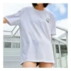 Camiseta de manga corta con estampado de barril, color blanco
