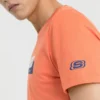 Camiseta de manga corta con estampado Skechers para hombre, color rojo