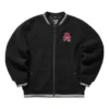 Chaqueta con estampado del logotipo de Skechers x Tokidoki «Black Red»