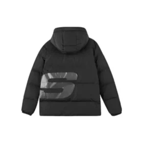 Chaqueta corta de plumón con capucha y logo impreso «Black White»