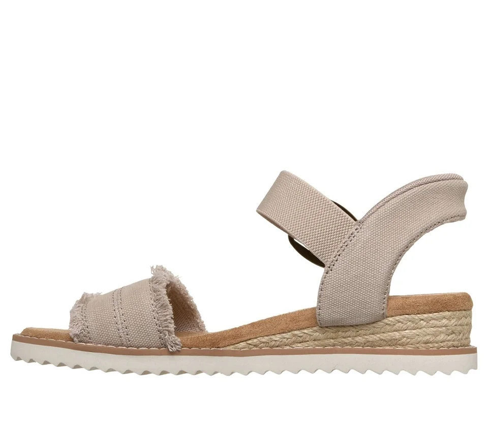 Skechers Slip-ins: BOBS Desert Kiss – Frayed Fun Skechers Slip-ins: BOBS Desert Kiss – Frayed Fun