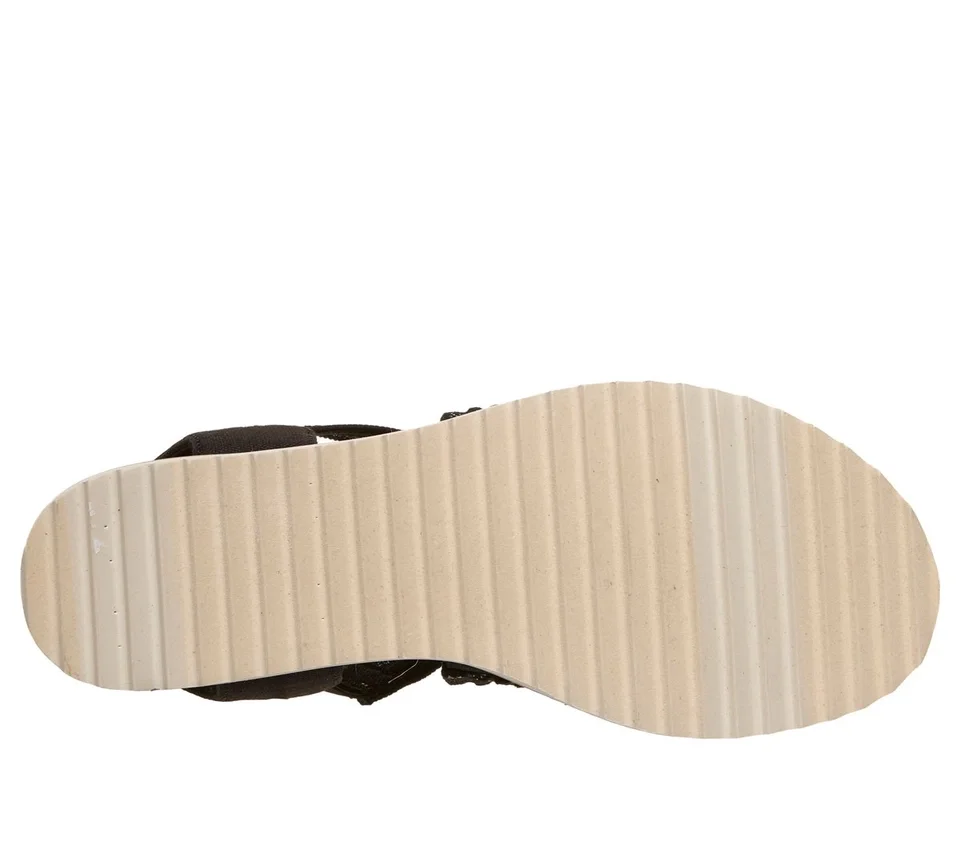 Skechers Slip-ins: BOBS Desert Kiss – Lavish Leap Skechers Slip-ins: BOBS Desert Kiss – Lavish Leap