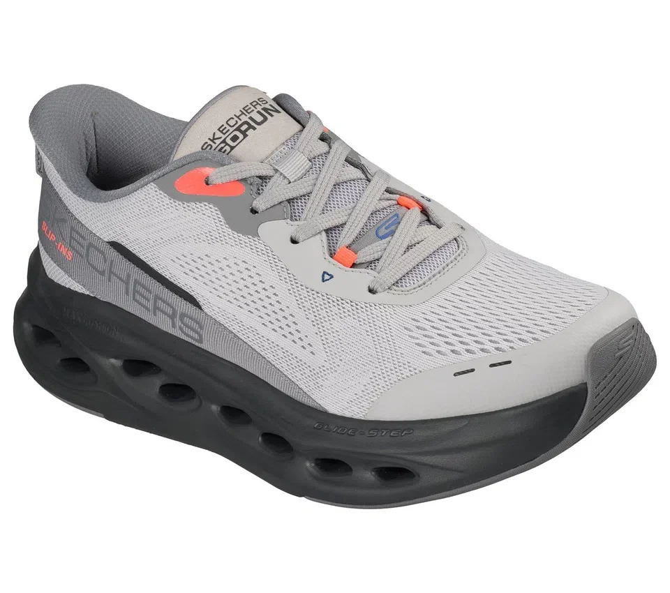 Skechers Slip-ins: Max Cushioning Glide-Step – Anuncio Skechers Slip-ins: Max Cushioning Glide-Step – Anuncio